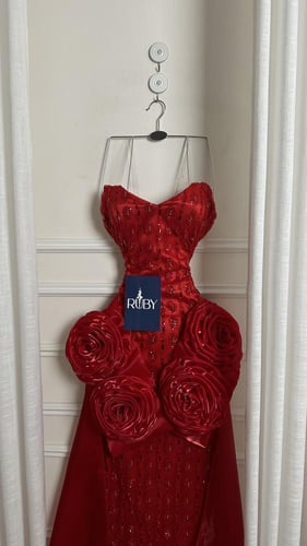 فستان جميله