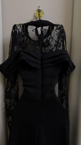 فستان ناعم اسود