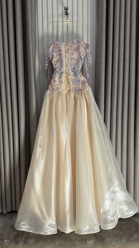 فستان أفراح