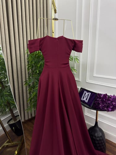 فستان سهره عنابي الداكن