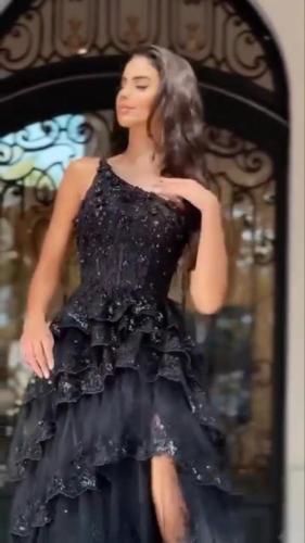 فستان سهره أسود مطرز