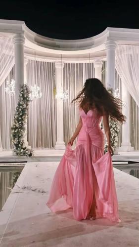 فستان بالون الزيتي