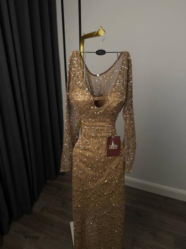 فستان سهره ذهبي