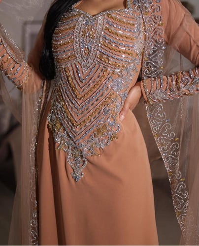 فستان سهره بيج دافئ