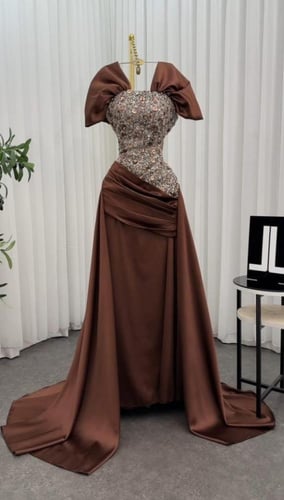 فستان سهره بني مطرز