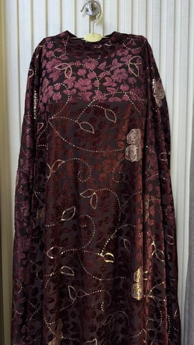 جلابيه بلون عنابي