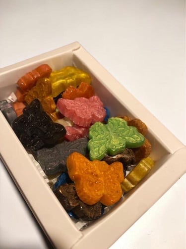 بوكس مستكة معطرة ( شكل فراشات )