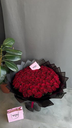 سلسال ناعم مع بوكيه ورد 100 حبه