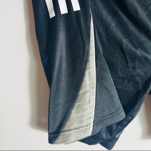 " طقـم تماريـن الأهلي التفـاحي "