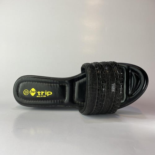 صندل نسائي بكعب مريح – دعسة ناعمة بتصميم أنيق بلون...