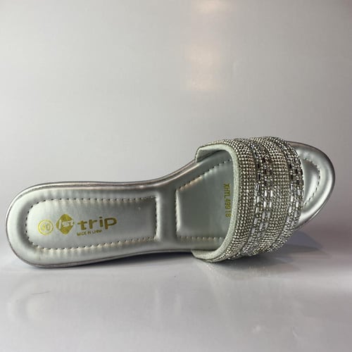 صندل نسائي بكعب مريح – دعسة ناعمة بتصميم أنيق بلون...