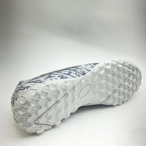 جزمة كورة نايك – صناعة إيطالية – متوفرة بلونين