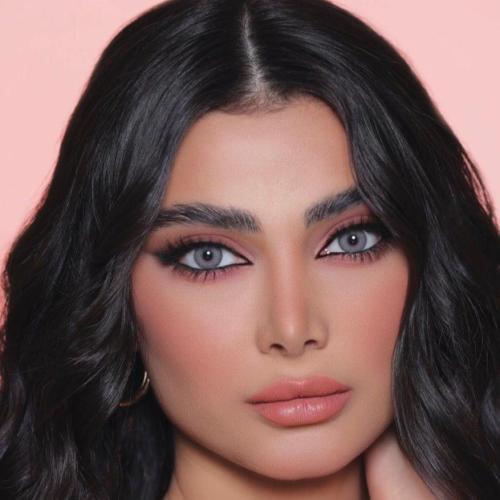 عدسات ملونة ثري دي دوف