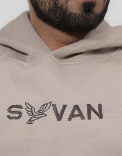 هودي باللون الاوف وايت