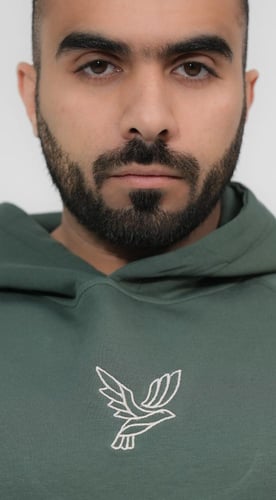 هودي باللون الأخضر