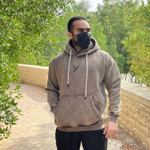 هودي بلون الجلد البني مع تطريز صدر