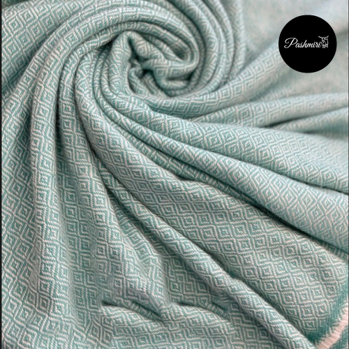 شال كشميري أصلي مربعات بيضاء صغيرة على أرضية فيروز...