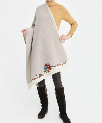 شال تدرجات البيج صوف كشميري مع صوف تركي تطريز يدوي...