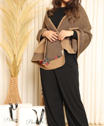 شال صوف كشميري مع صوف تركي تطريز يدوي خاكي على بيج...