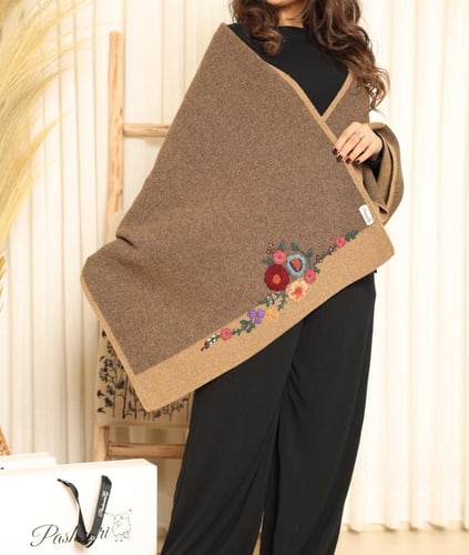 شال صوف كشميري مع صوف تركي تطريز يدوي خاكي على بيج...