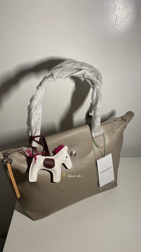 Longchamp leather creamy M
