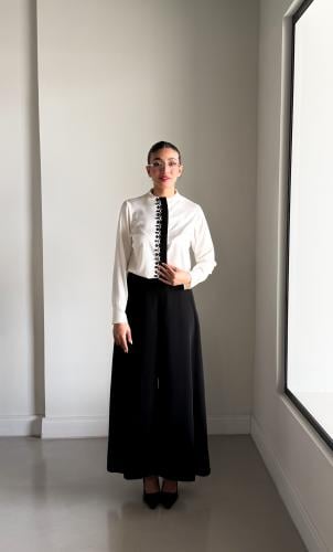 Inner set of pants and blouse for abayas (black blazer with a distinctive shoulder cut)