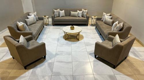 طقم كنب أمريكي بني 5 قطع