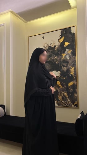 Contrast stretch & crepe abaya