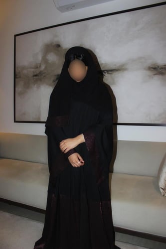 Black abaya with extra wide sleeve in burgundy