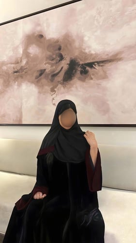 Black velvet abaya with wide sleeve in burgundy