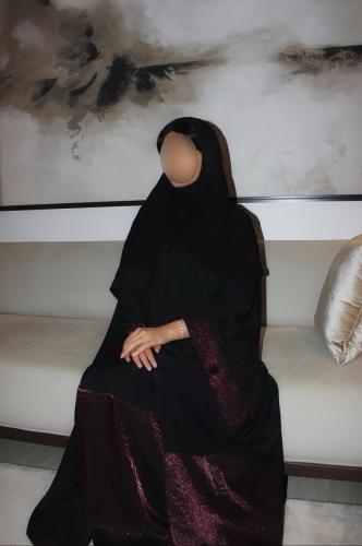 Black abaya with extra wide sleeve in burgundy