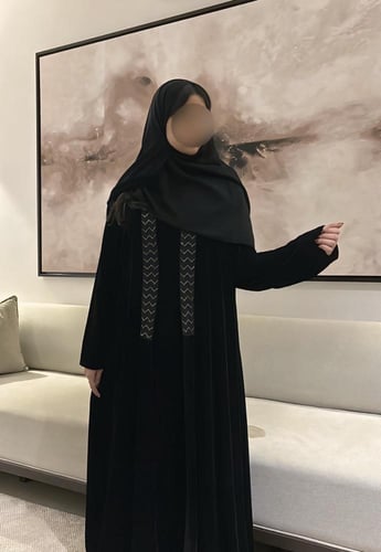 Black velvet abaya with black collar