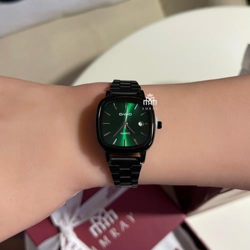 ساعه نسائيه اسود بأخضر