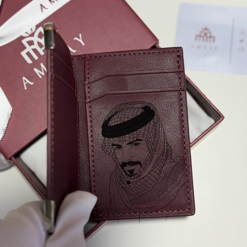 محفظه بالاسم والصوره