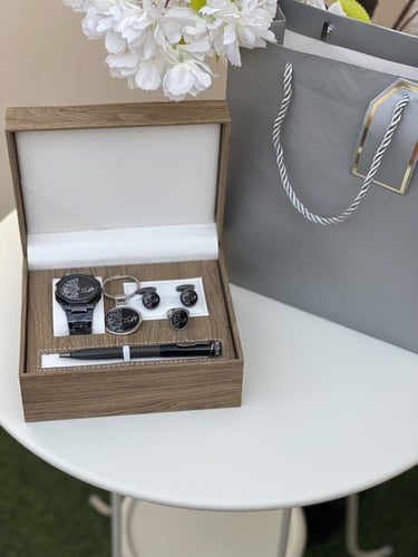 طقم رجالي بالاسم " اسود كامل "