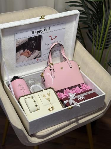 بوكس نسائي " الانوثه الطاغيه "