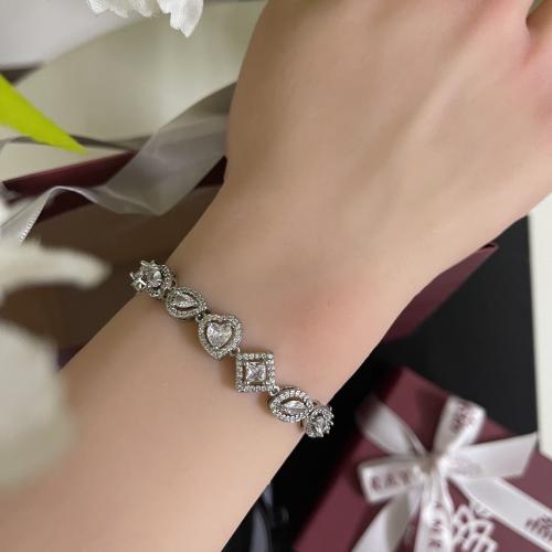 سواره نسائيه فضيه