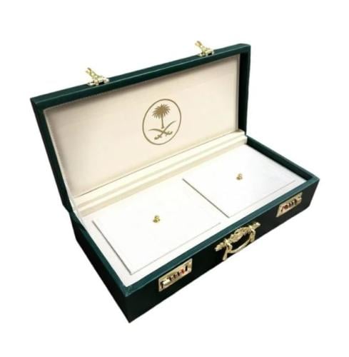 بوكس إهداء شنطة جلد فاخر باللون الأخضر الخاص ( شنط...