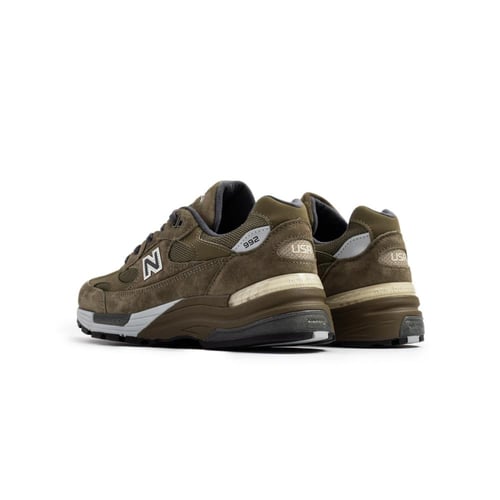 حذاء نيو بالانس 992 من اكسترا بيوتر