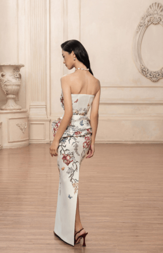 فستان كورسيه كوتور مزين بالكريستال من لالي ديزاين