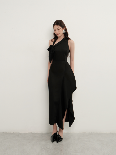 فستان من القطن والحرير باللون الاسود