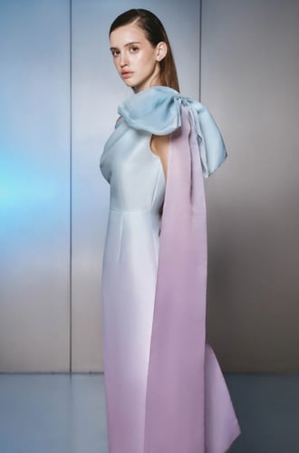 فستان من التفتا الفاخره متوسط الطول