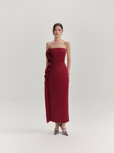 فستان تفتا باللون العنابي