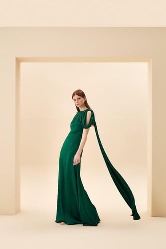 فستان سهرة أخضر من الساتان بأكمام مطرزة من راسيت ب...