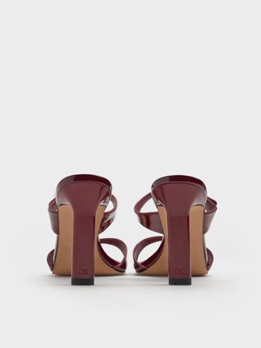 صندل بكعب عالٍ بلون عنابي مزين بالكريستال من أوتري...