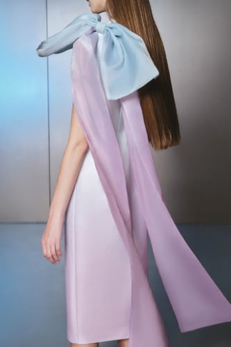 فستان من التفتا الفاخره متوسط الطول