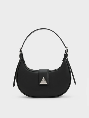 حقيبة كتف بحزام مزينة بلمسات معدنية من تشارلز اند...