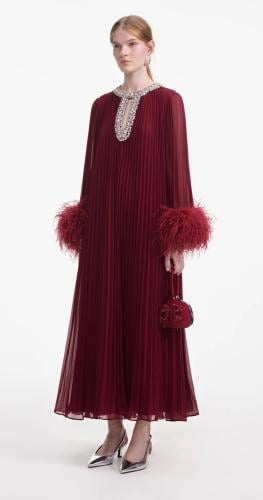 فستان متوسط ​​الطول من الشيفون باللون العنابي مع ر...