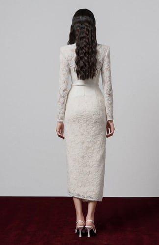 فستان جايا متوسط ​​الطول من الدانتيل والتفتا