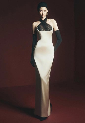 فستان بفتحة رقبة متقاطعة من ميزون دي كوبين